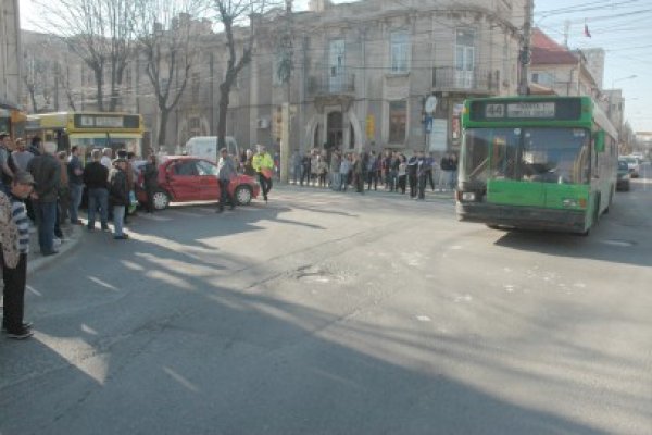 O săptămână pe şoselele Constanţei: 21 de accidente rutiere şi 26 de răniţi